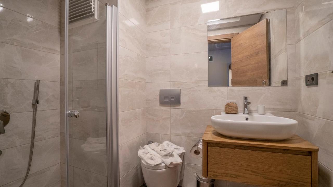 Neva Hotel ألاتشاتي المظهر الخارجي الصورة